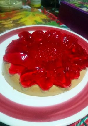 Una foto de Gelatina de Arequipe y fresa 🍓