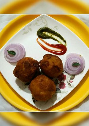 A picture of Bread pakora.