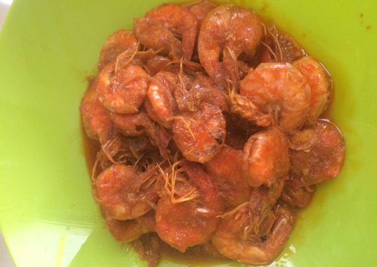 Cara Gampang Menyiapkan Udang sambal merah, Enak Banget