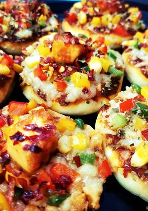 A picture of Mini Paneer Pizza | Paneer Pizza.