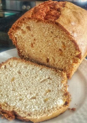 A picture of My mom's Chilean pound cake.