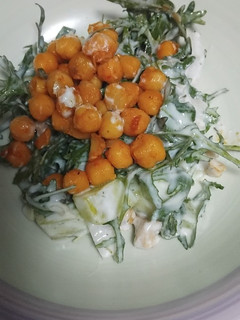 Una foto de 🍲 Ensalada turca de garbanzos