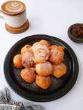Oliebollen (Dutch Beignet)