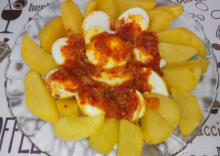Langkah Mudah untuk Menyiapkan Kentang Telor Balado Anti Gagal
