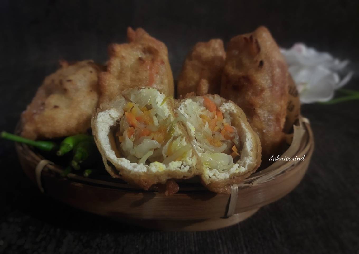 Tahu Isi