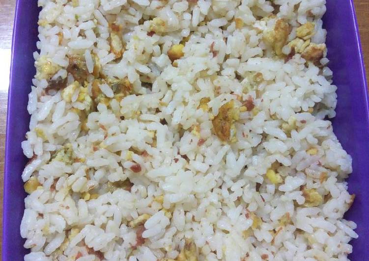 Resep: Untuk Mencoba Di RumahNasgor telor kornet pedas ☺