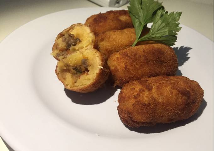 Resep Kroket Kentang Isi Daging Oleh Yulia Helsi Cookpad