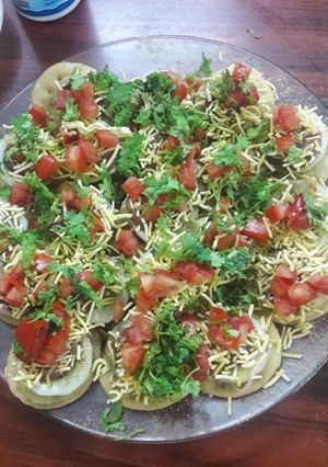 રો બનાના સેવપુરી(જૈન) રેસીપી મુખ્ય ફોટો