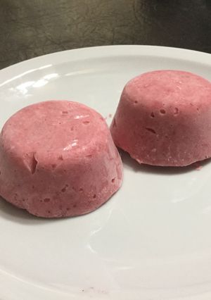 Una foto de Postre light de frutilla, solo 3 ingredientes