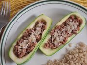 Una foto de carne molida con verduras