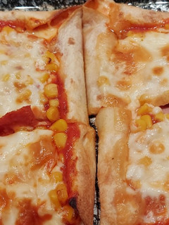 Mini pizza tortilla lapból recept fotója