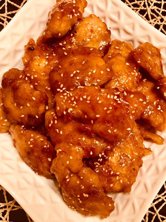 عکسی از دستور مرغ سوخاری عسلی (crispy honey chicken)