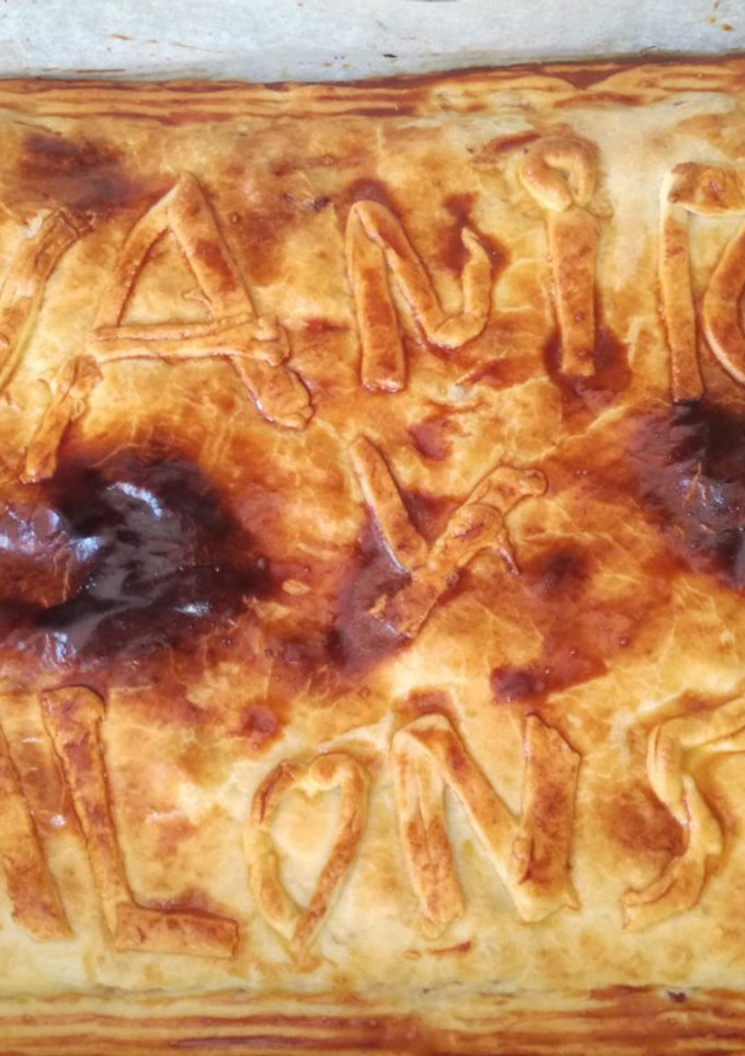 Una foto de Empanada de pollo y bacon