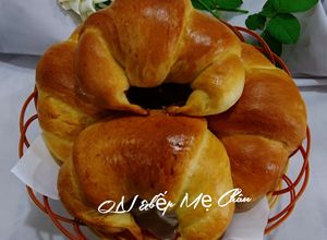 Hình của món Bánh mì mềm bơ sữa tạo hình cua.