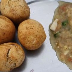 A picture of Litti Chokha.