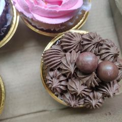 Nutella shot cupcake A picture of Nutella shot cupcake.