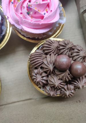 A picture of Nutella shot cupcake.