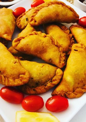 Une photo de Brick tunisienne farcies à la viande hachée «  brick Danouni »