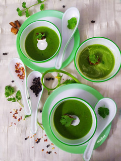 क्रीमी पालक सूप (Creamy palak soup recipe in Hindi) रेसिपी मुख्य फोटो