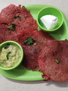 બીટ ના ચીલા (Beetroot Chila Recipe In Gujarati) રેસીપી મુખ્ય ફોટો