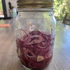 A picture of Pickled red onions 🧅.