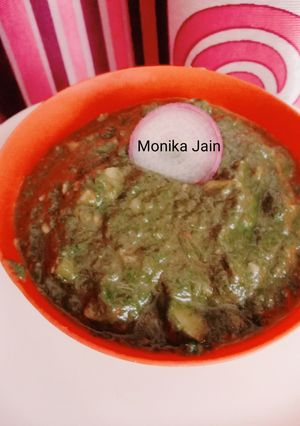 आलू पालक (aloo palak recipe in Hindi) रेसिपी मुख्य फोटो