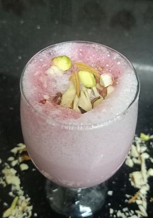 રોઝ ડ્રાયફુટ લસ્સી (Rose Dryfruit lassi  recipe in Gujarati)) રેસીપી મુખ્ય ફોટો