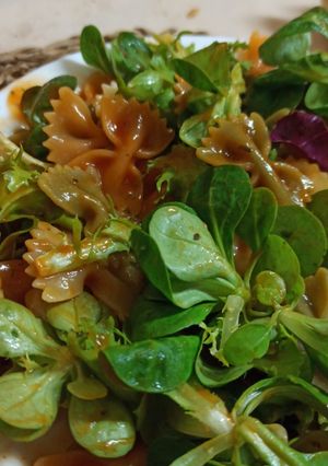 Una foto de Ensalada con pasta, más rápida que un Mac