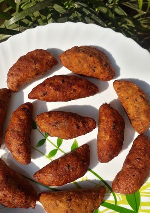 ভাজা মুগ পুলি(bhaja moog puli recipe in bengali) রেসিপির প্রধান ছবি