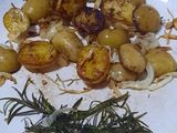 Papines, tomillo y romero (hierbas en la cocina)