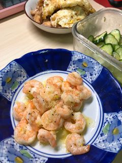 香到不行的奶油蒜香蝦仁 的食譜成品照片