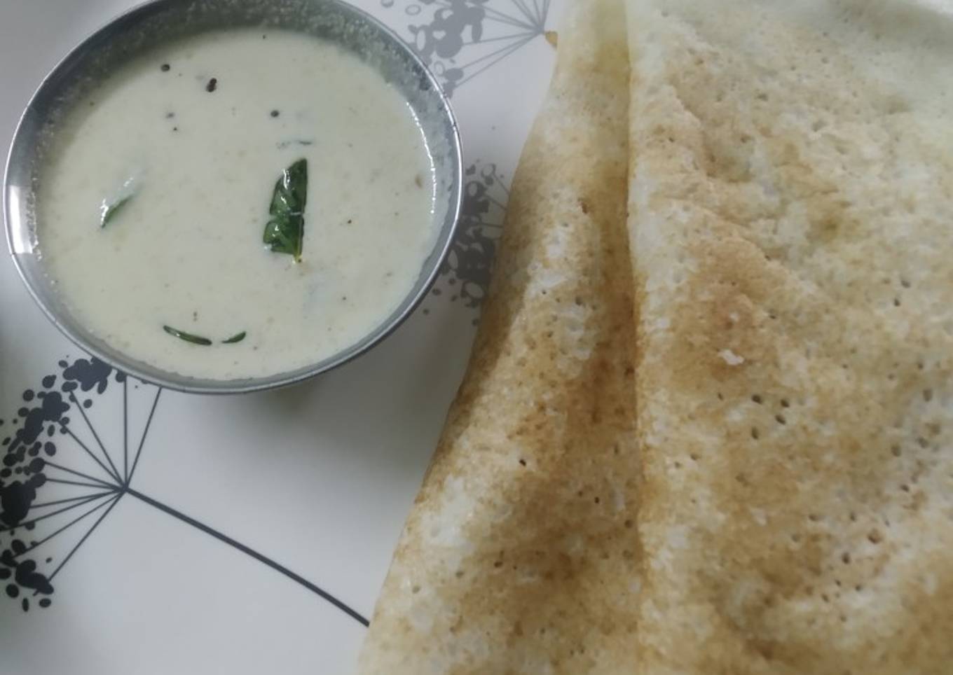 Coconut chutney with Dosa