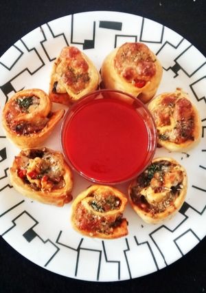 A picture of Pizza Rolls.