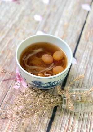 Hình của món Yến Sào Chưng Hạt Chia Long Nhãn.