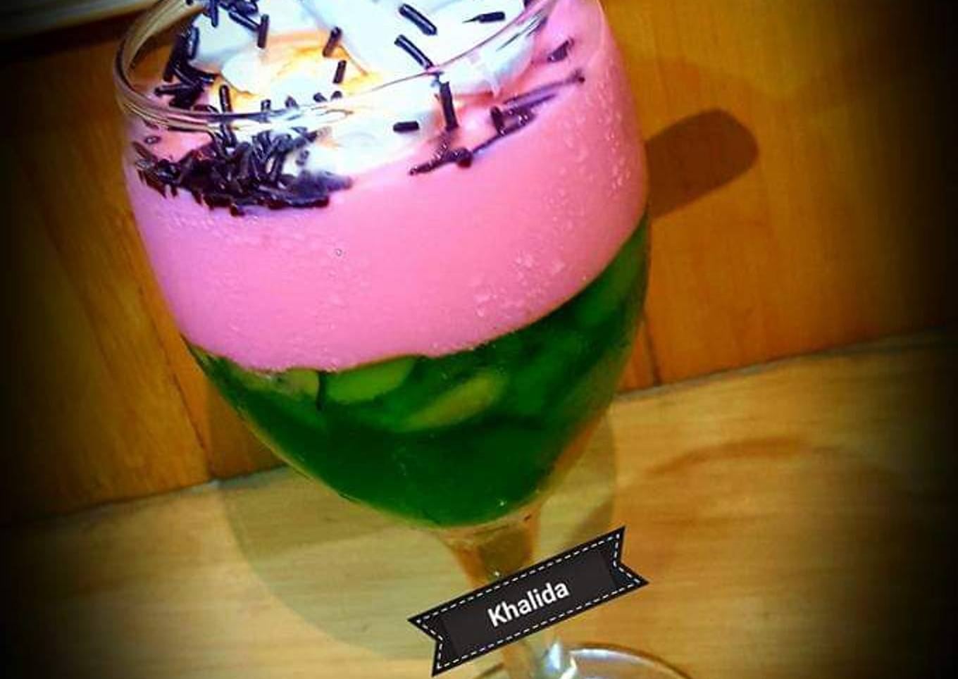 Mangopowder drizzeled StrawberryPudding