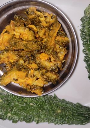 प्याज़ के करेले (pyaz ke karele recipe in Hindi) रेसिपी मुख्य फोटो