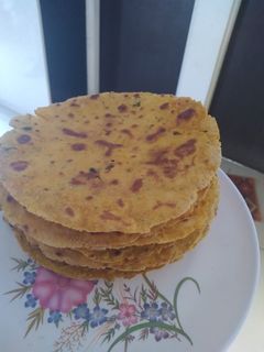 खाकरा (Khakhra recipe in marathi) रेसिपी चे मुख्य फोटो 