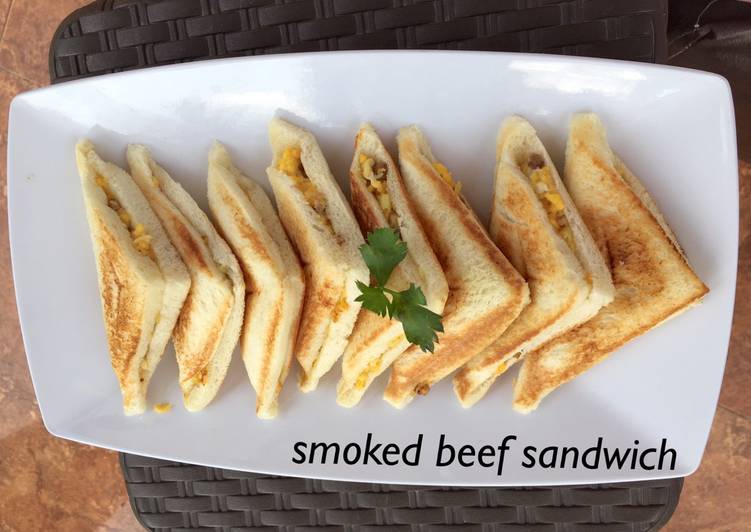 Resep Smoked beef sandwich yang Bisa Manjain Lidah