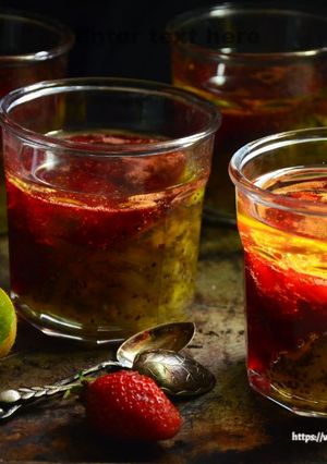 Une photo de Confiture oblique bicolore à la fraise et au kiwi