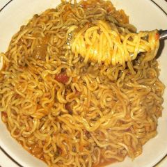 A picture of Noodles.
