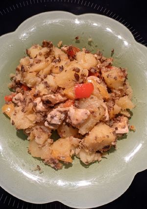 Une photo de Poêlée poulet, poivron et champignon de Paris