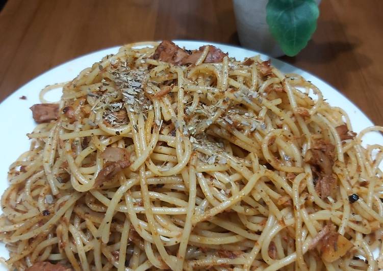 Bagaimana Membuat Spaghetti Aglio Olio (Tuna Pedas), Lezat
