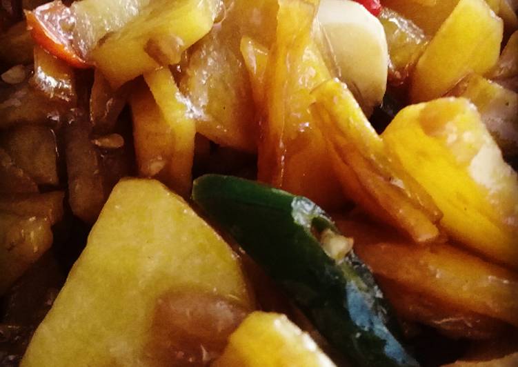 Langkah Mudah untuk Menyiapkan Sambal Goreng Kentang Kecap Pedas, Bikin Ngiler