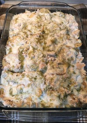 Una foto de Chilaquiles verdes con pollo