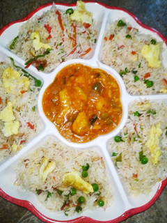 A picture of Simple frid rice with chicken Manchurian.