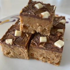 A picture of Biscoff barfi.