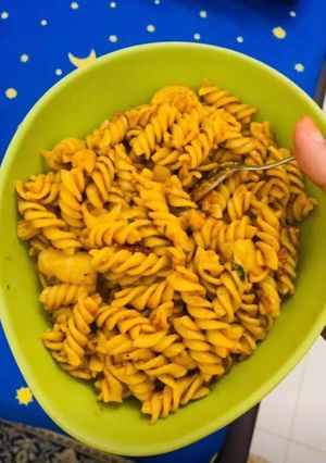 A picture of Pasta with simple spices.