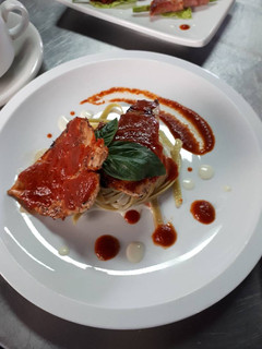 A picture of Grilled chicken double sauce.