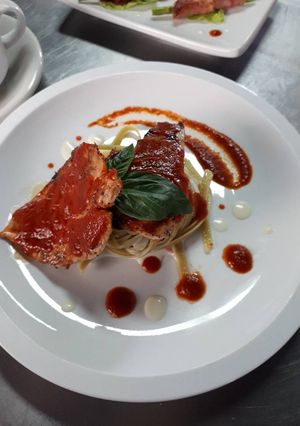 A picture of Grilled chicken double sauce.
