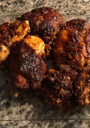Una foto de Pollo estilo KFC con BBQ